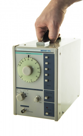 Генератор сигналов низкочастотный МЕГЕОН 02001 купить по низкой цене | МАКСПРОФИТ