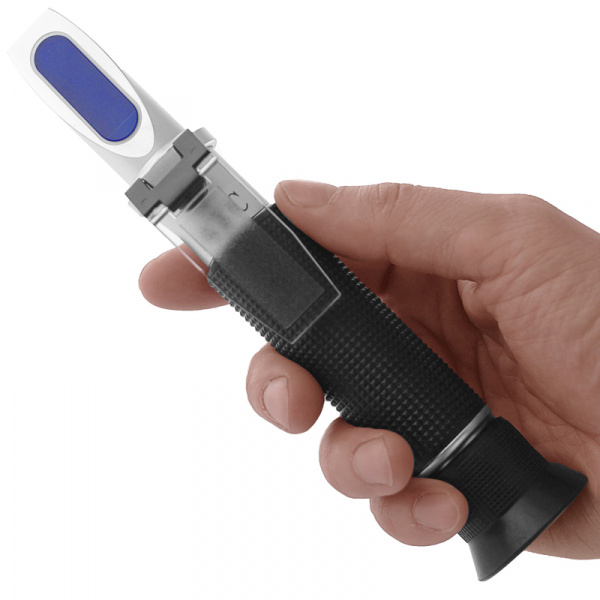 Рефрактометр для измерения концентрации и удельного веса соли МЕГЕОН 72029 купить по низкой цене | МАКСПРОФИТ